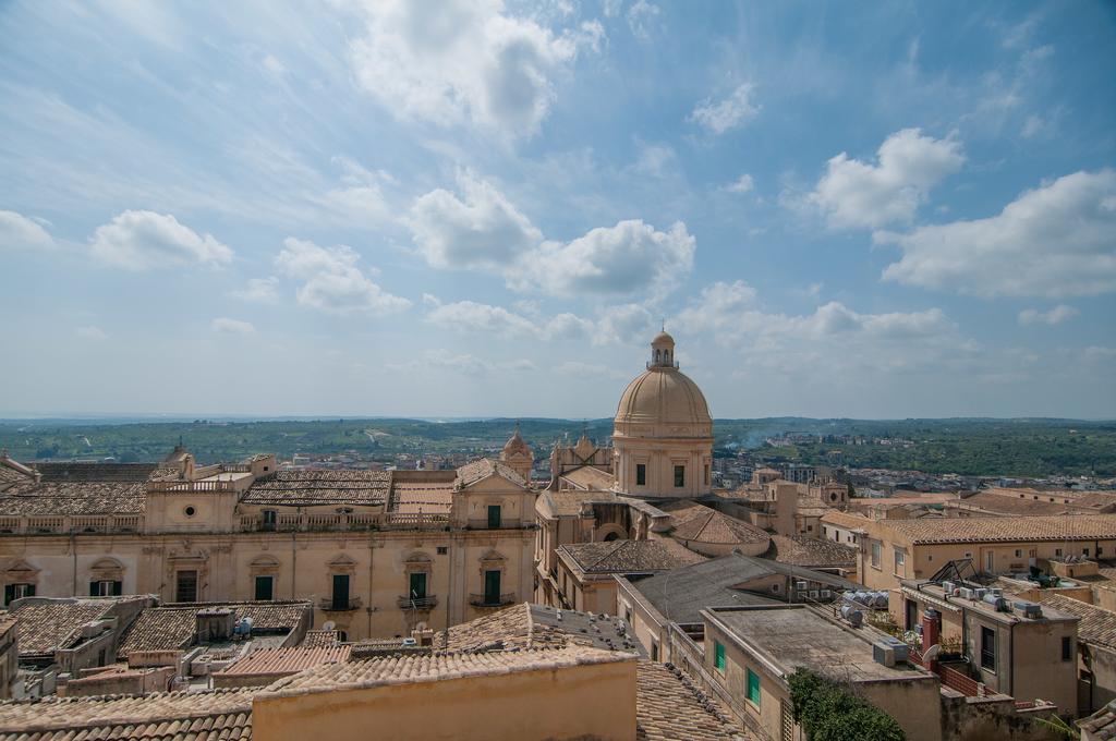 B&B Novecento Siciliano Noto Exterior photo
