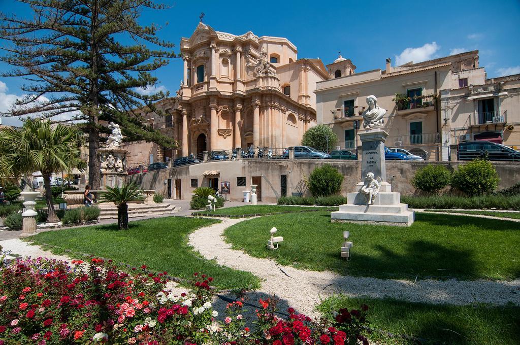 B&B Novecento Siciliano Noto Exterior photo